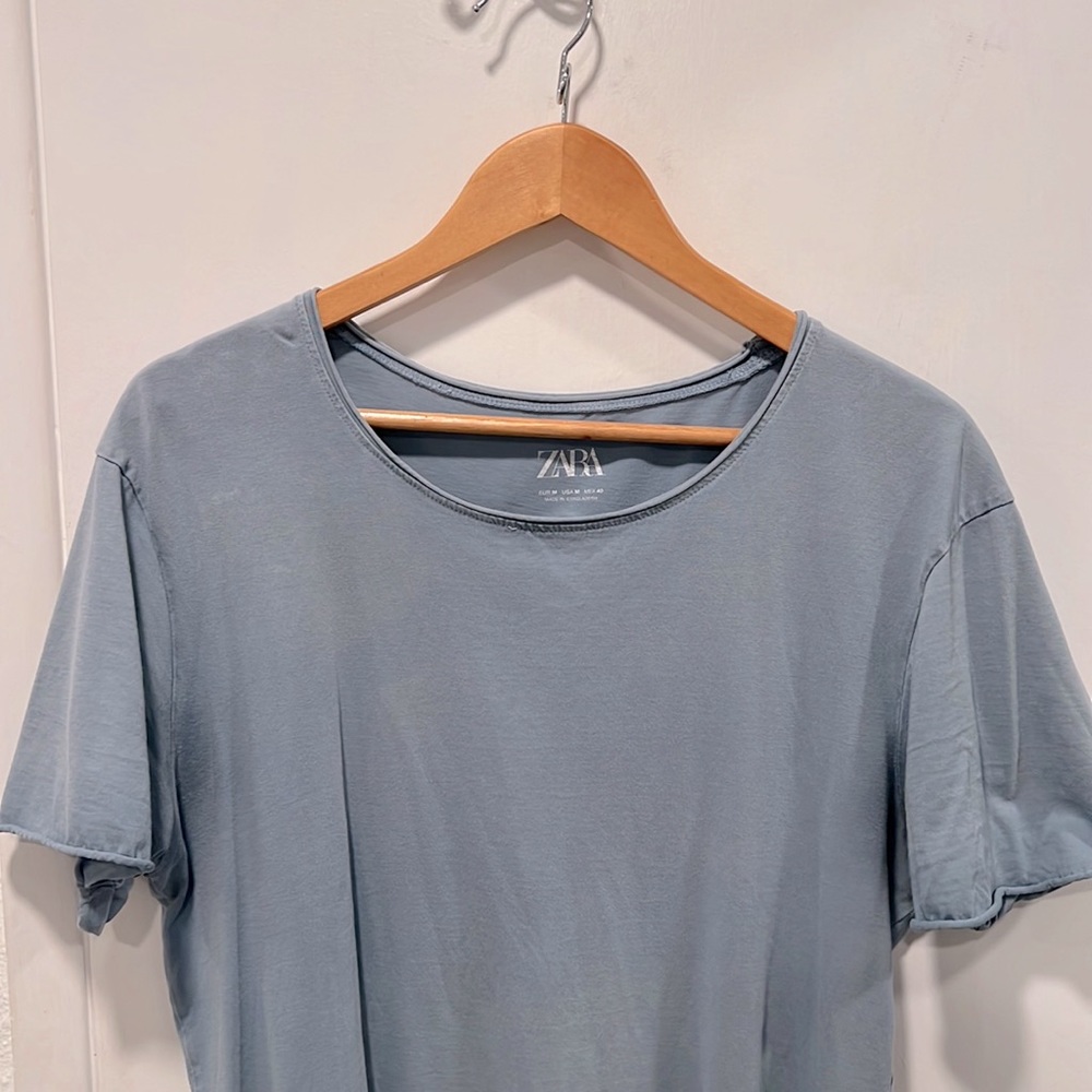 Zara casual tee (MEDIUM)